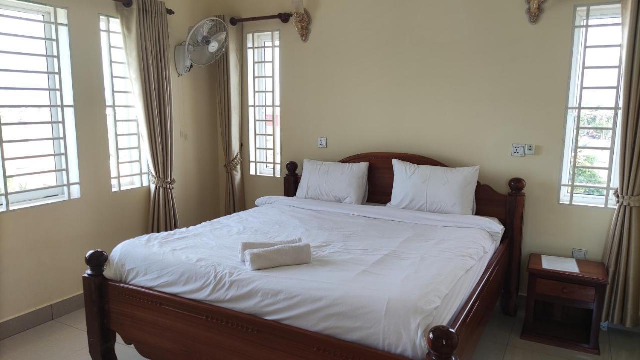 Hotel Monica