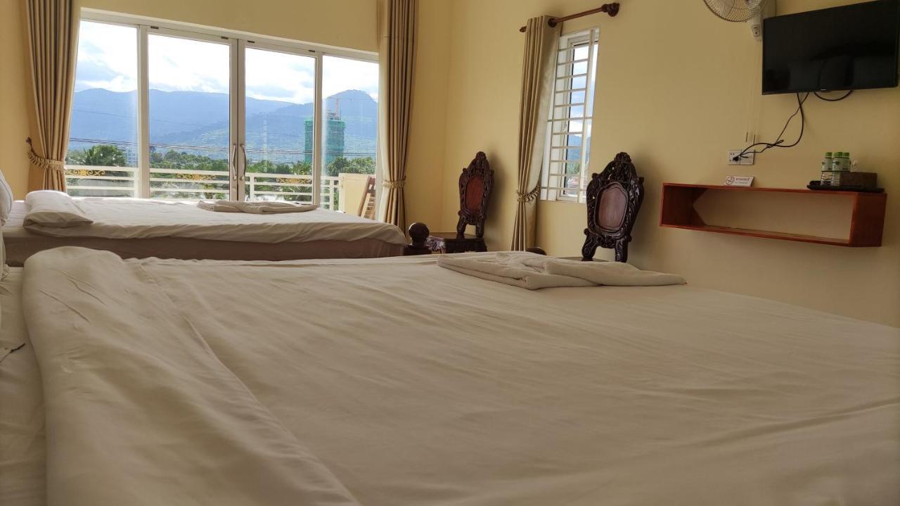 Monica * Kampot